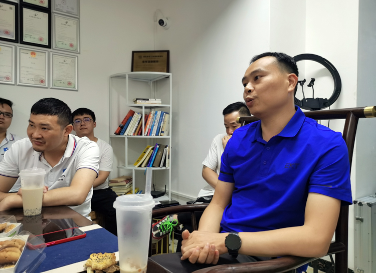 10月前行不止，11月勇攀高峰