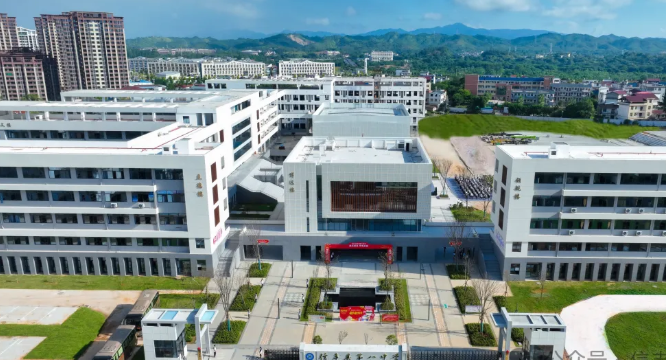 信豐縣第八中學